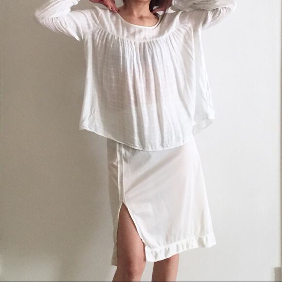 Crimson In Grace White Soft Blouse.--CA5 - Picture 2 of 16